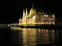 Ausfahrt aus Budapest - Parlament