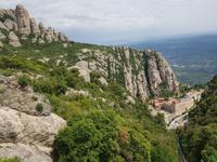 Kloster und Wanderund in Montserrat Berglandschaft (23)