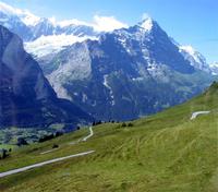 Seilbahn- Fahrt zum First