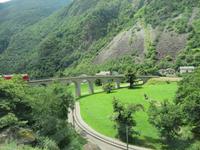 Fahrt mit dem Bernina-Express -Kreisviadukt Brusio
