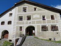 Guarda - typisches Engadiner Haus