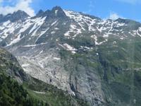 Blick zur Furka-Pass-Straße und zum Bett des Rhone-Gletschers