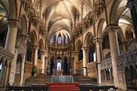 0516 Canterbury Cathedral, Chor mit Altar und Sitz des Erzbischofs