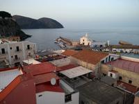 Über den Dächern von Lipari