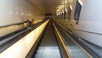 Die Rolltreppe vom Bahnhof zur Stadt