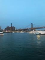 Auf dem East River 