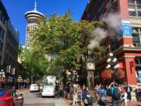 Dampfuhr und Harbour Tower in Vancouver