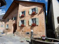 Engadiner-Haus in Guarda