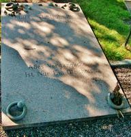 Mariefred, am Grab von Kurt Tucholsky  