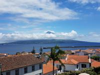 Portugal, Azoren, Faial, Blick vom Hotel Horta nach Pico