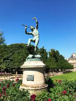 Paris lädt zum Tanz