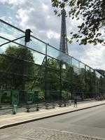 Tour Eiffel hinter Glas