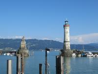 Lindau - Hafeneinfahrt mit dem Bayerischen Löwen und dem Leuchtturm 