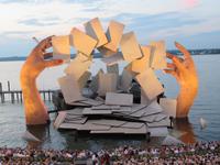 Seebühne Bregenz am Abend kurz vor Beginn der Vorstellung