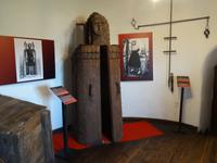 Burg Bran =Törzburg, (Dracula Burg), Folterinstrumente
