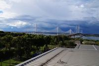 Queensferry Crossing (neu, September 2017) und Firth of Forth Road Bridge (seit Februar nur noch für lizensierte Fahrzeuge und Fußgänger)