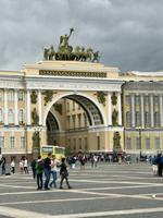St. Petersburg: Auf dem Schlossplatz mit dem Generalstabsgebäude