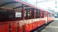 Fahrt mit der Rigi-Bahn von Vitznau nach Rigi-Kulm im Nostalgiewagen
