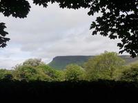 Ben Bulben von Drumcliff aus gesehen
