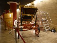 Restaurationsarbeiten in der Karossenausstellung im Vatikan