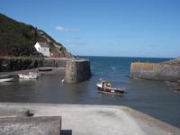 Hafen von Porthgain an der Pembrokeshire Coast