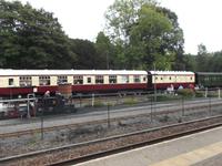 Zug am Bahnhof von Betws-y-Coed