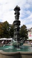 der  Brunnen mit der berühmten Historiensäule in Koblenz