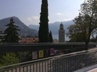 Vom hoch über der Stadt liegenden Bahnhof aus ein Blick zum Luganer See....