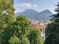 .... und auf die Lugano umgebenden Berge.