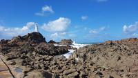 Jersey, Wanderung zum Corbier Leutturm bei Ebbe
