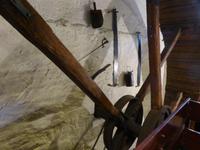 Das alte Mühlrad in einer Gaststätte in Heimbach, die ehemals eine Getreidemühle war.