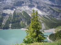 Wanderung über den Heuberg mit Blick auf den Oeschinensee