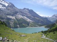 Wanderung über den Heuberg mit Blick auf den Oeschinensee