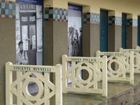 Normandie - Deauville - Strandprmenade - historische Umkleidekabinen nach amerikanischen SChauspielern benannt