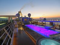 Mein Schiff 3 Pooldeck am Morgen