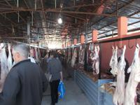 Besuch auf dem Wochenmarkt von Sheki