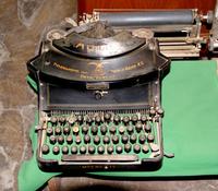 Adler Schreibmaschine