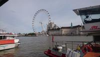 Gleich fahren wir auf der Themse Boot