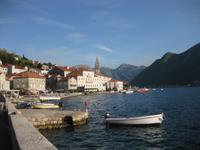 Der Ort Perast in der Bucht von Kotor