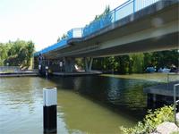 Kanalbrücke zu Hafen