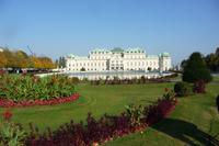 Schloss Belvedere, mit vorgelagertem 