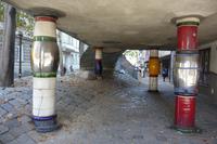 Fussgängerdurchgang unter dem Hundertwasser Haus
