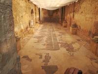 Wunderbare Mosaiken in mehreren Räumen ....