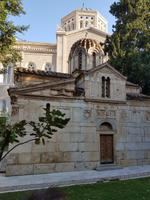 In den Mauern des uralten Kapellchens finden sich antike Reliefs