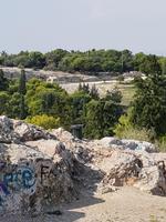 Vom Aeropag Blick auf den Pnyx-Hügel: Hier tagte die Volksversammlung des alten Athen