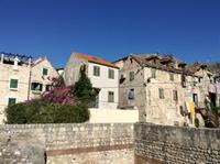 in den Mauern des alten Römerpalastes