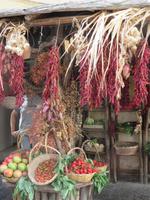 Gemüse- und Gewürzstand in Ischia Ponte