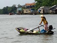 Sie hat schon eingekauft und verkauft es nun weiter 