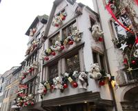 Hausdeko zu Weihnachten in Straßburg