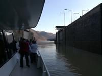 Schleusendurchfahrt bei Jochenstein.